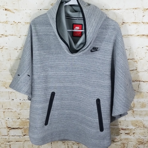 pull nike tech pull nike tech